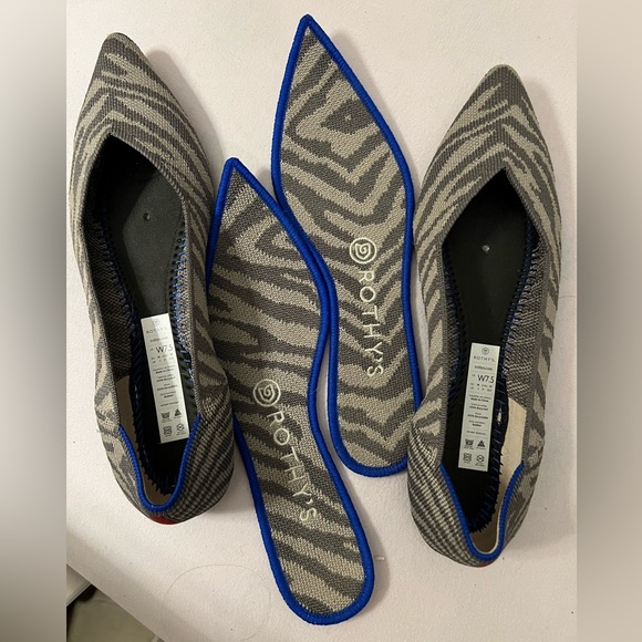 EUC Rothy’s gray zebra stripe points 7.5 - Picture 2 of 3